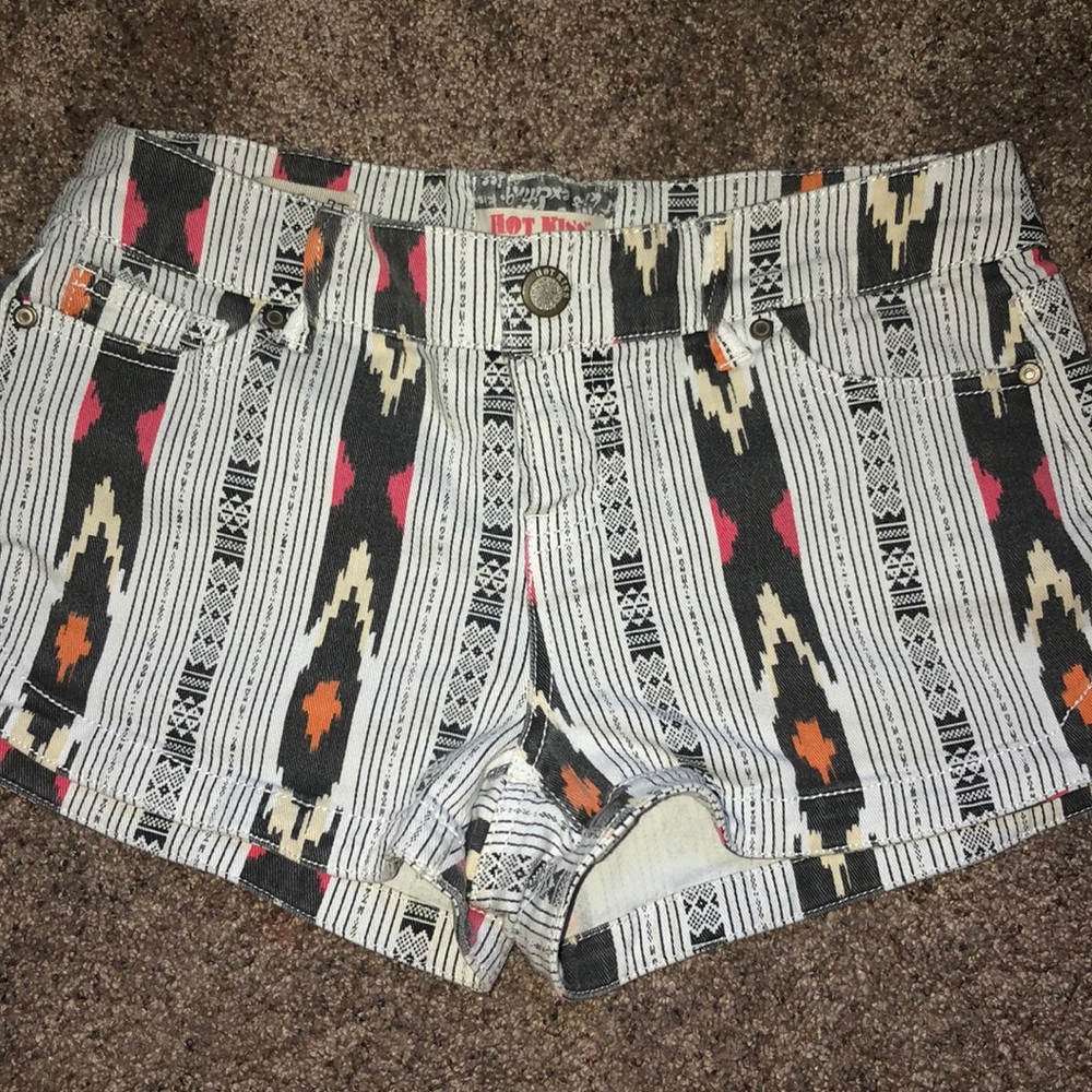 Pattern jean shorts